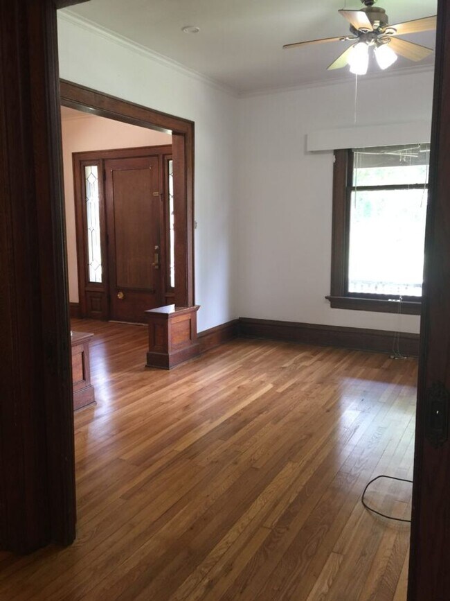 Foto del edificio - 160 E Lane Ave