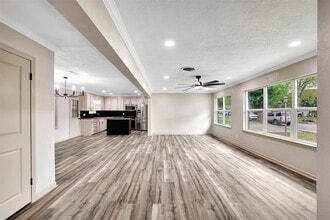 Building Photo - 1914 Monroe Dr