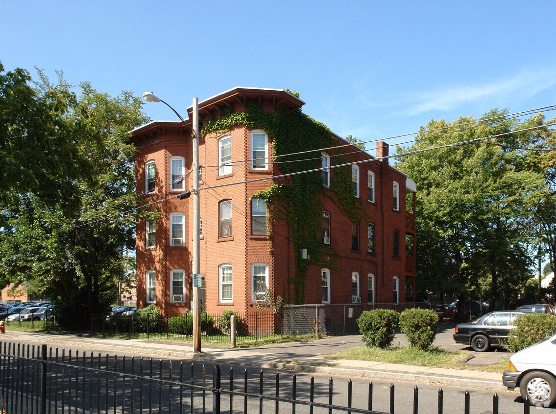 Building Photo - 57 John St