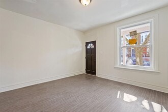 Building Photo - 512 Curtin St