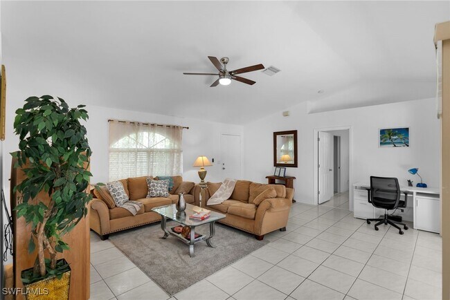 Foto del edificio - 310 SE 27th Terrace