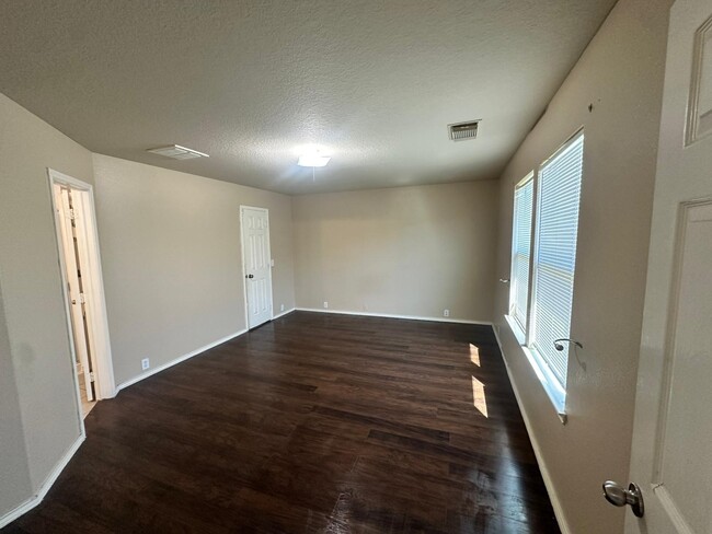 Foto del edificio - 2134 Forest Ranch Dr