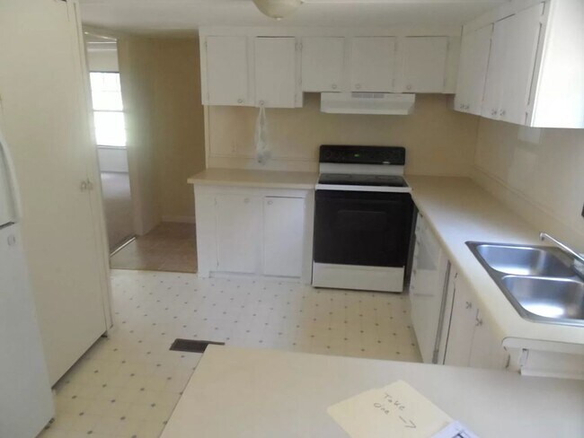 Foto del edificio - 116 Black Creek Rd
