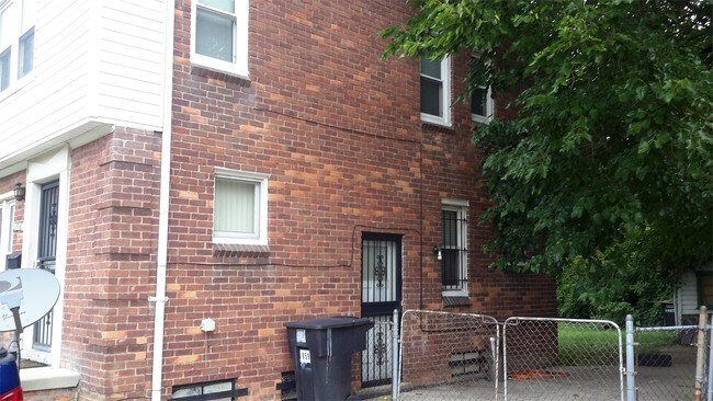 Building Photo - 8590 Manor St