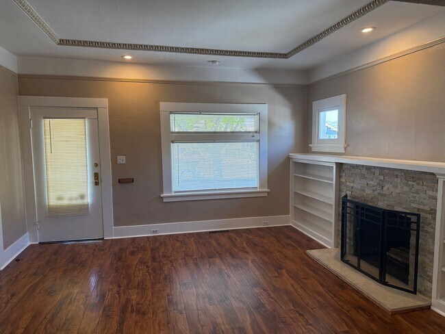 Foto del edificio - Updated Custom Home