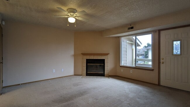 Photo - 2 bed 1 Bath Townhome Available Now