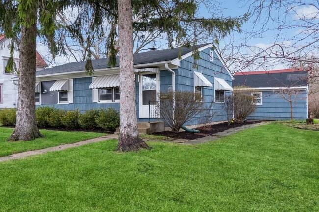 Building Photo - 735 Chestnut St