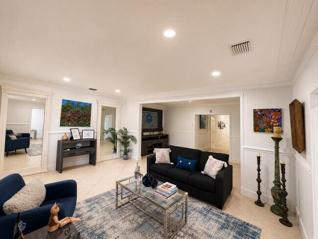 Foto del edificio - 150 NE 146th St