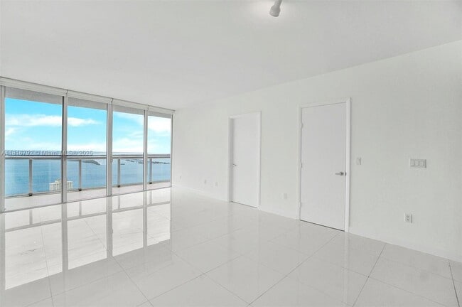 Building Photo - 465 Brickell Ave