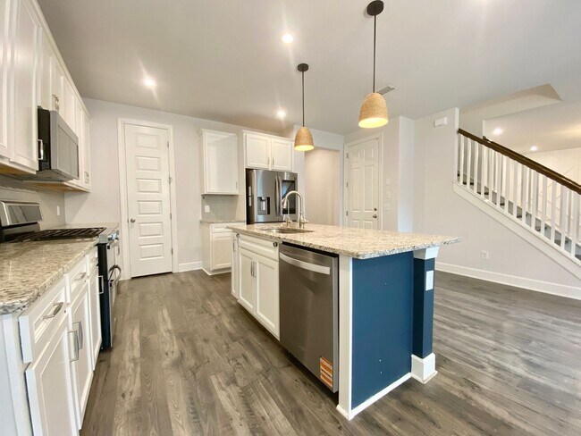 Foto del edificio - 4 Bedroom, 3 Bath Home w/ 2 Car Garage