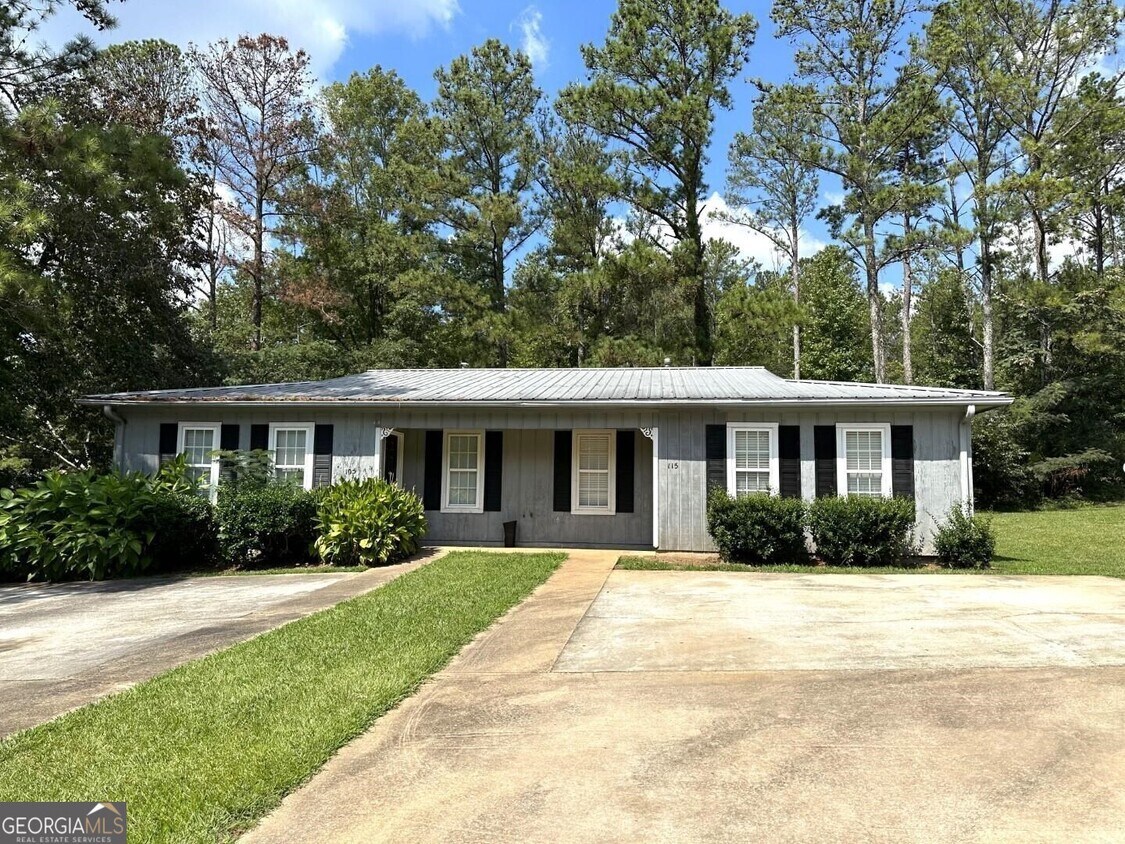 Primary Photo - 115 Pine Terrace
