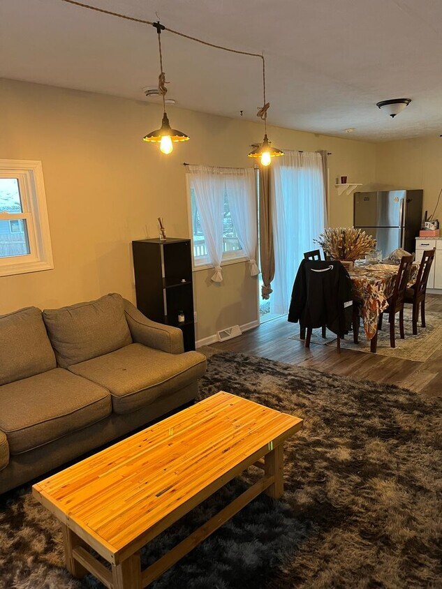 Foto principal - 4585 Sycamore St