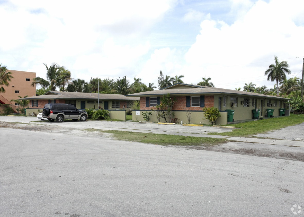 Primary Photo - 14880-14890 NE 5th Ct
