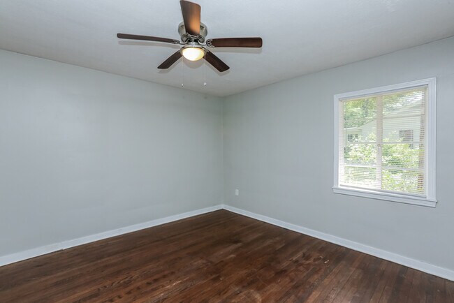 Foto del edificio - 216 Cedarhurst Dr
