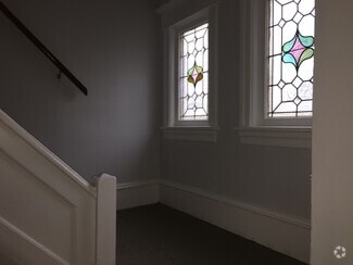 Building Photo - 410 4th Ave