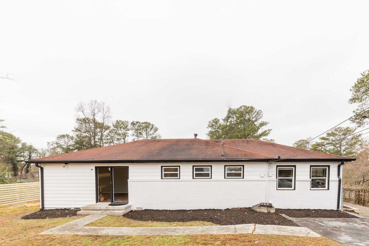 Primary Photo - 5022 Fairmont Rd SE