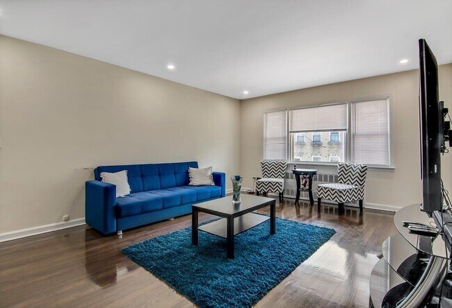 Building Photo - 7 BURDETTE Pl