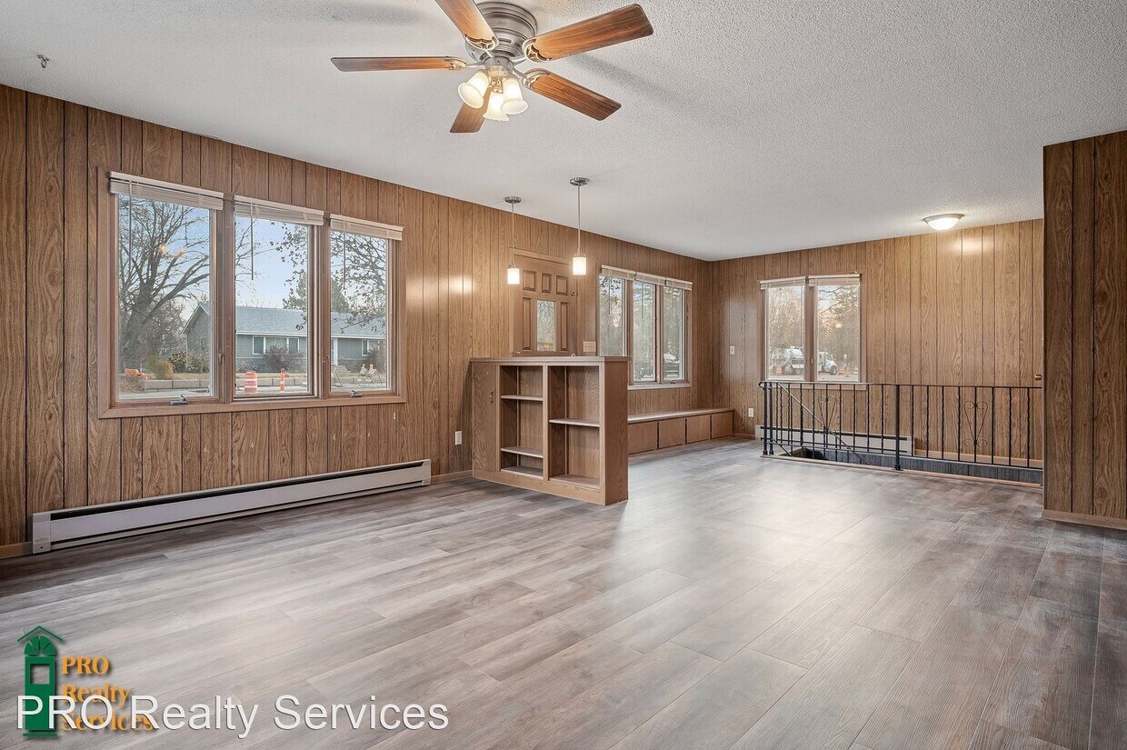 4 br, 3 bath House 607 S Lake Blvd. House Rental in Buffalo, MN