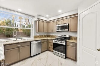 Building Photo - 8528 Sierra Cima Ln