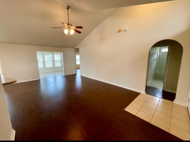 Building Photo - 1152 Great Lakes Cir