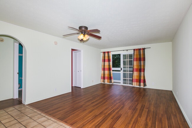 Building Photo - 355 Aoloa St
