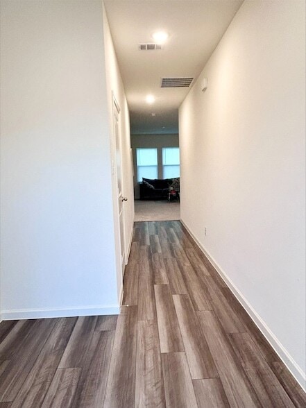 Building Photo - 506 Vly Vw Dr