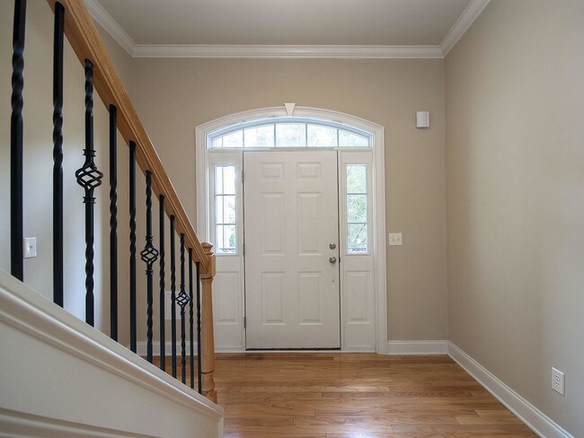 Building Photo - 227 Castellan Dr