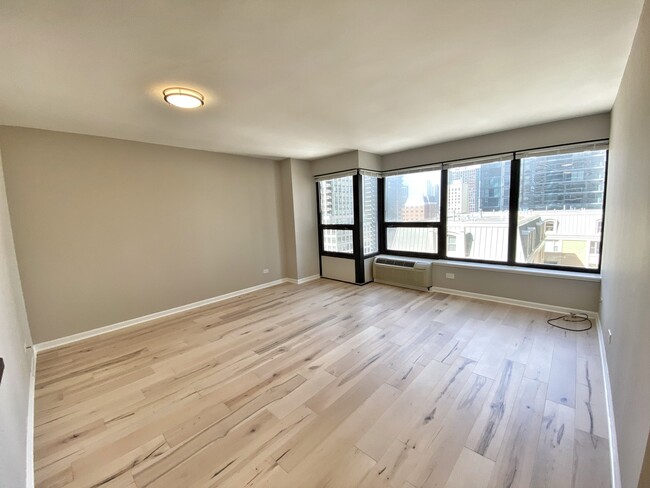 Foto del edificio - 30 E Huron St