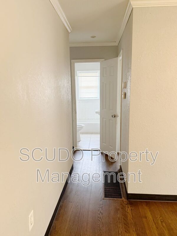 Foto del edificio - 1021 S Appleton Ave
