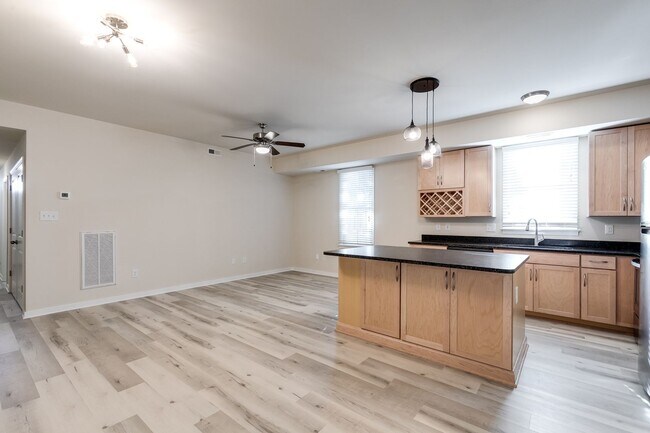 Photo - 821 N. 24th. St Apartment