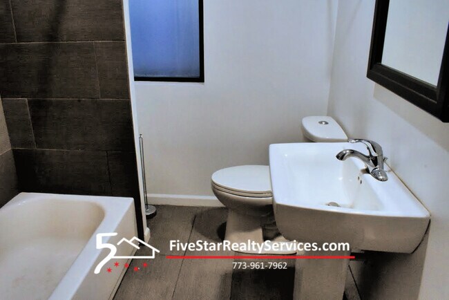 Foto del edificio - 4521 N Claremont Ave