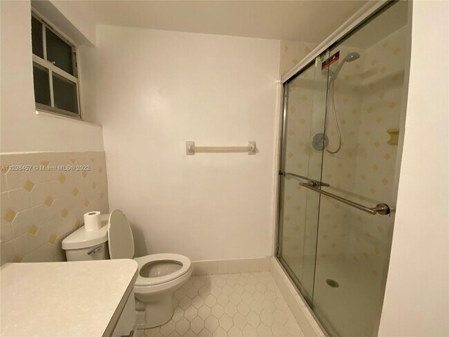 Building Photo - 300 Galen Dr