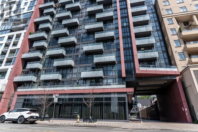 Building Photo - 560-560 Front St W