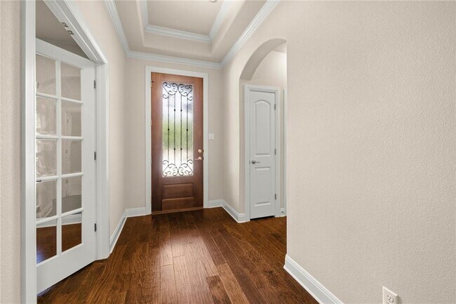 Building Photo - 140 Silkstone St