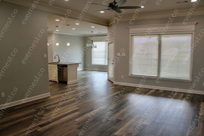 Building Photo - 120 Melville Dr