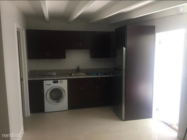 Foto del edificio - 1 br, 1 bath Apartment - 15100 SW 89 Ave