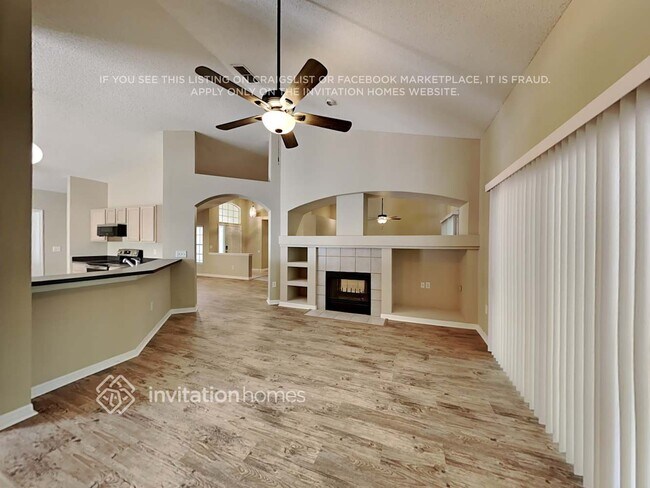 Foto del edificio - 1402 Whispering Woods Way