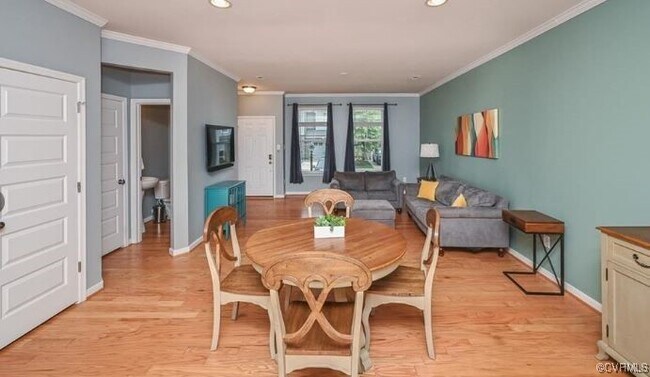 Foto del edificio - 8013 Rutland Village Dr