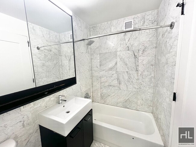 Foto del edificio - 15th floor Flex 3BR with incentives!