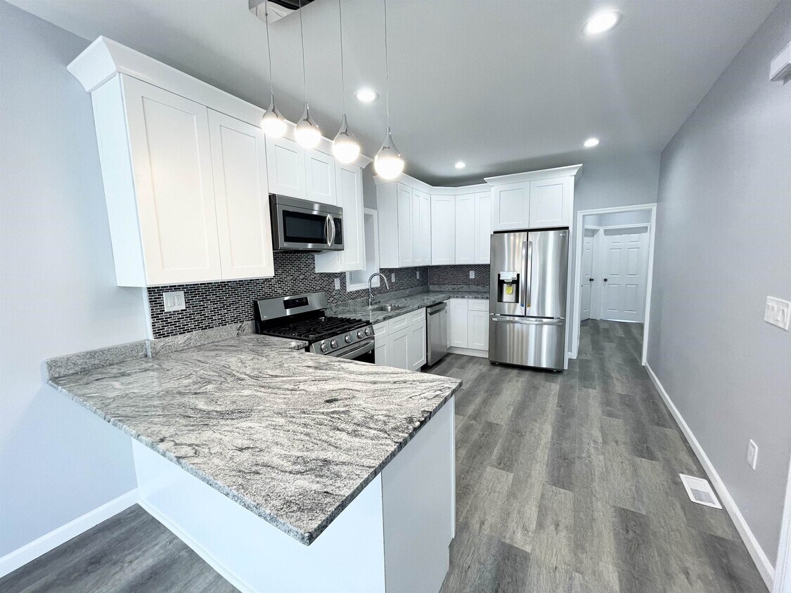 Foto principal - 725 John F. Kennedy Blvd