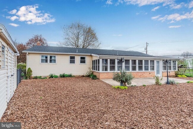 Building Photo - 6046 Edward Dr
