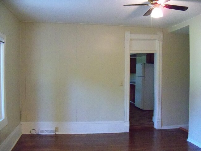 Building Photo - 2154 Burnstead Dr