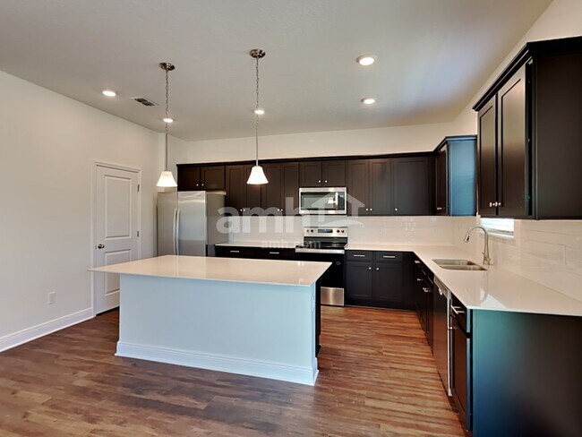 Building Photo - 854 Heavenly Dr