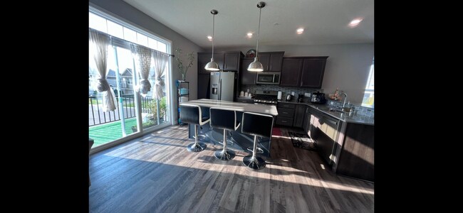 Building Photo - 6965 Locke Point Dr NE