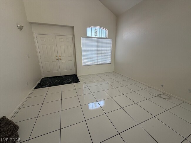 Building Photo - 8089 Kentshire Dr