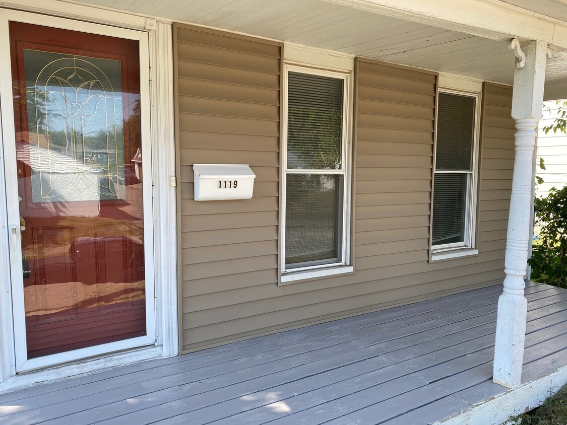 1119 17th St, Moline, IL 61265 House Rental in Moline, IL