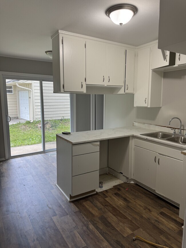 Foto del edificio - 4212 N Askew Ave