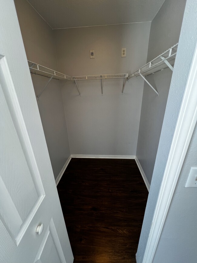 Large Closets - 3409 Dragon View Ct