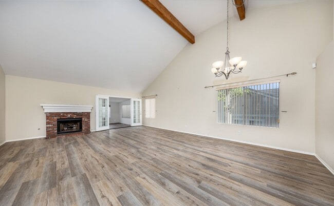 Foto del edificio - Beautiful 2 Bedroom Single Story Condo