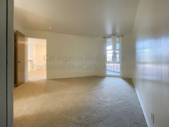 Building Photo - 250 Whitmore St